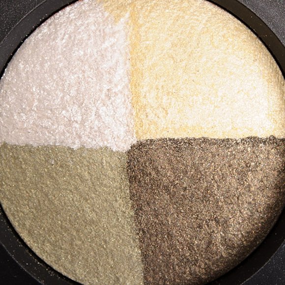 🔥HOST PICK🔥❣️MAC in the Meadow Mineralize Eyeshadow❣️ - Picture 2 of 3